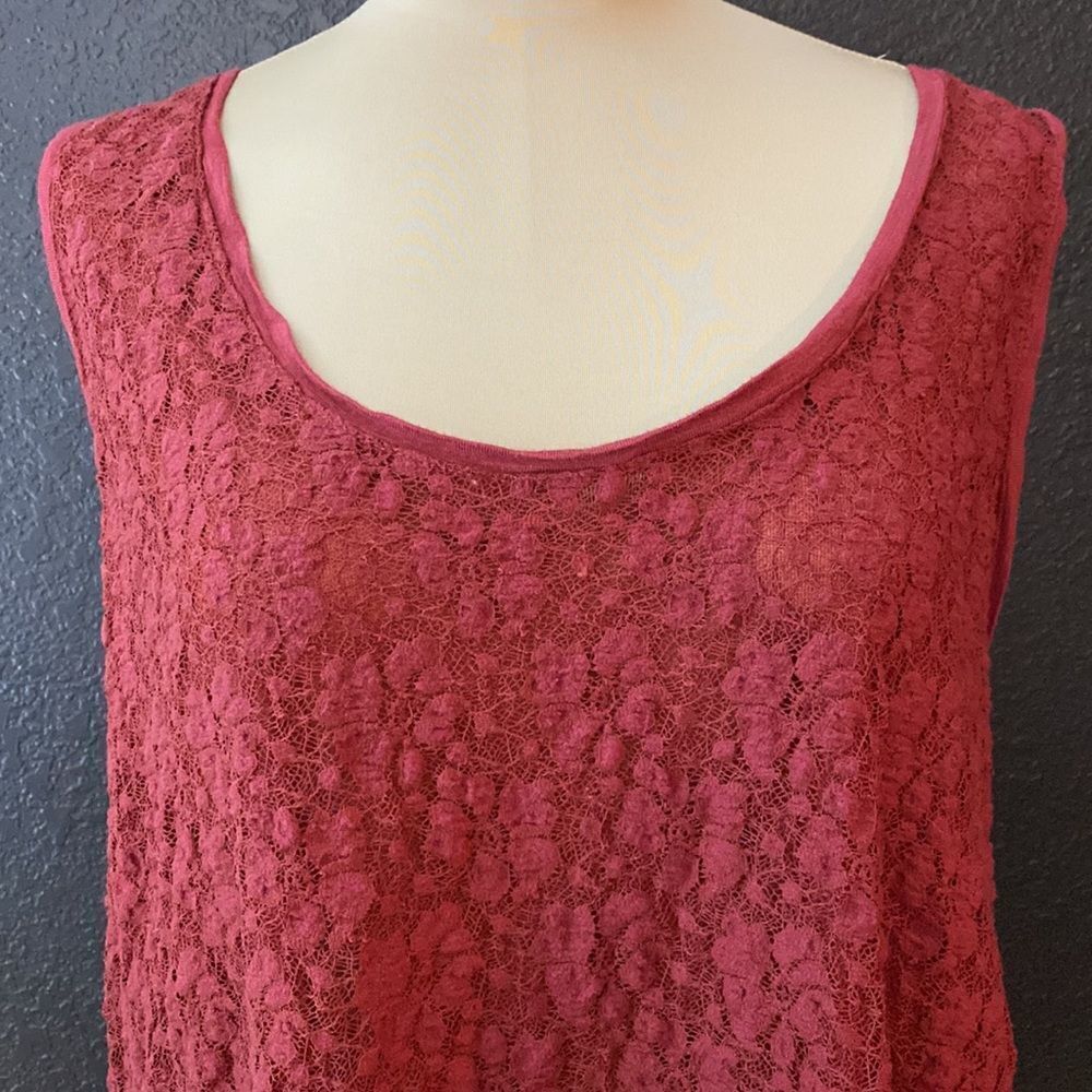 American rag Cie Sienna red super soft lace and Knit sleeveless tunic‎ top